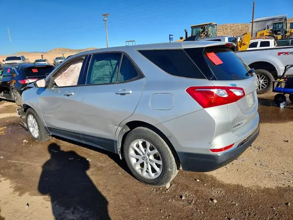 3GNAXHEV2JS648699 2018 CHEVROLET EQUINOX - Image 2