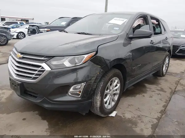 3GNAXHEV2LS565339 2020 CHEVROLET EQUINOX - Image 2