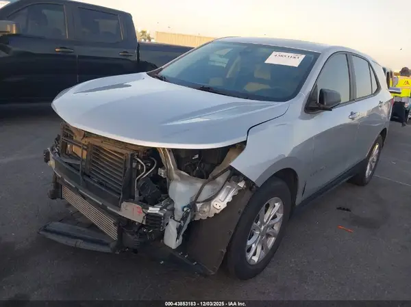 3GNAXHEV2LS644588 2020 CHEVROLET EQUINOX - Image 2
