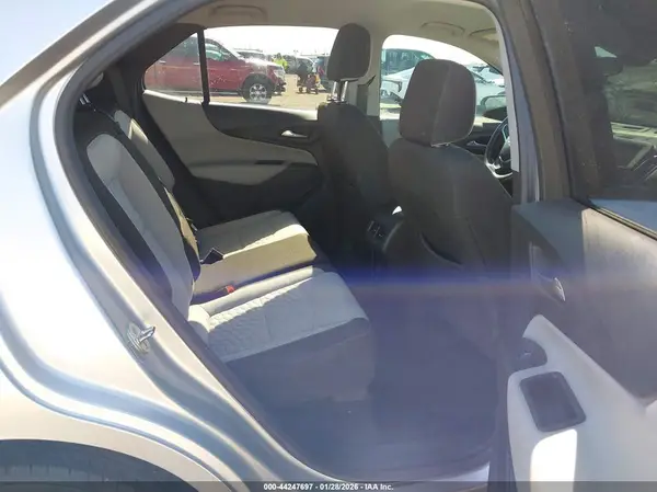 3GNAXHEV2MS182504 2021 CHEVROLET EQUINOX - Image 8