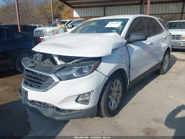 3GNAXHEV3JL308021 2018 CHEVROLET EQUINOX - Image 2
