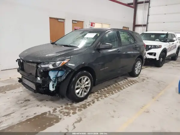 3GNAXHEV3JS556047 2018 CHEVROLET EQUINOX - Image 2