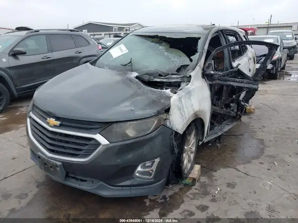 3GNAXHEV3KS549813 2019 CHEVROLET EQUINOX - Image 2