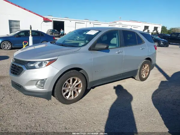 3GNAXHEV5LS516068 2020 CHEVROLET EQUINOX - Image 2