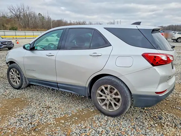 3GNAXHEV7JS564765 2018 CHEVROLET EQUINOX - Image 2