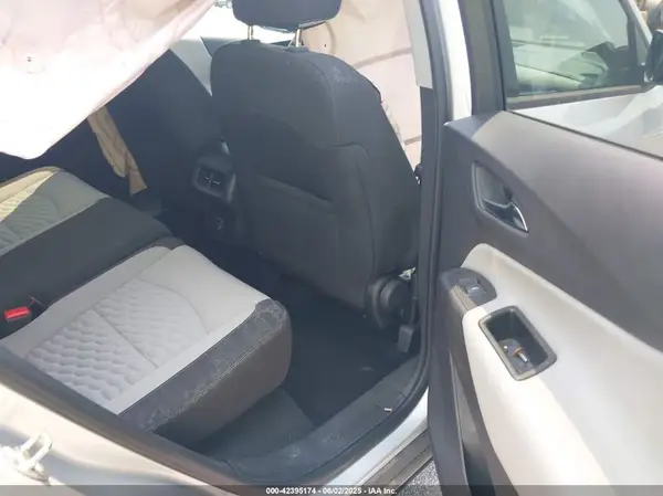 3GNAXHEV7KS667573 2019 CHEVROLET EQUINOX - Image 8