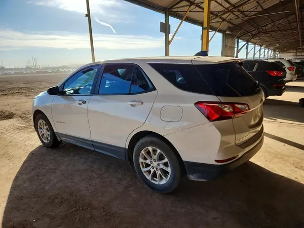 3GNAXHEV8LS668832 2020 CHEVROLET EQUINOX - Image 2