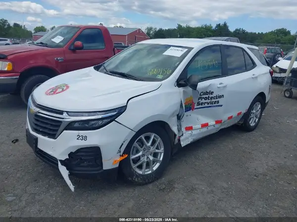3GNAXHEV8NS220156 2022 CHEVROLET EQUINOX - Image 2