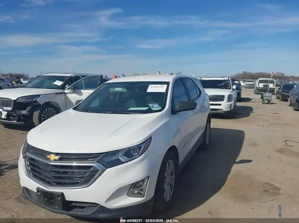 3GNAXHEV9LS586401 2020 CHEVROLET EQUINOX - Image 2