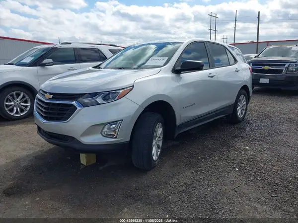 3GNAXHEV9LS678978 2020 CHEVROLET EQUINOX - Image 2
