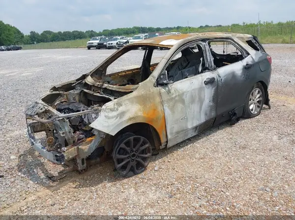 3GNAXJEV0JS561603 2018 CHEVROLET EQUINOX - Image 2