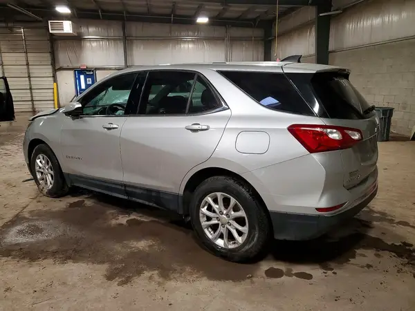 3GNAXJEV1JS558483 2018 CHEVROLET EQUINOX - Image 2