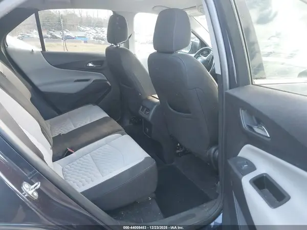 3GNAXJEV1JS621422 2018 CHEVROLET EQUINOX - Image 8
