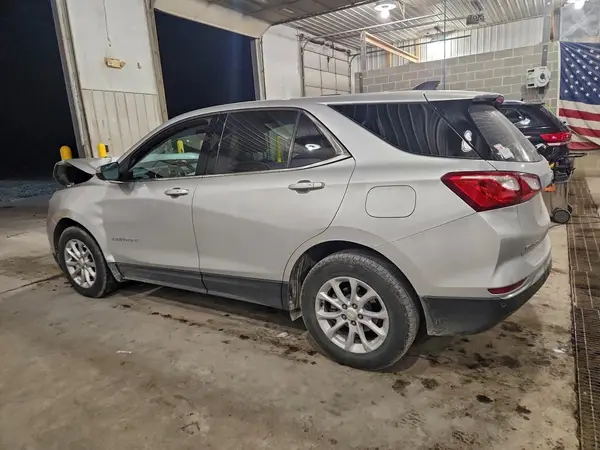 3GNAXJEV2JS627665 2018 CHEVROLET EQUINOX - Image 2