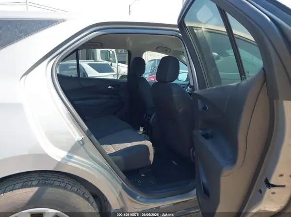 3GNAXJEV2JS631960 2018 CHEVROLET EQUINOX - Image 8