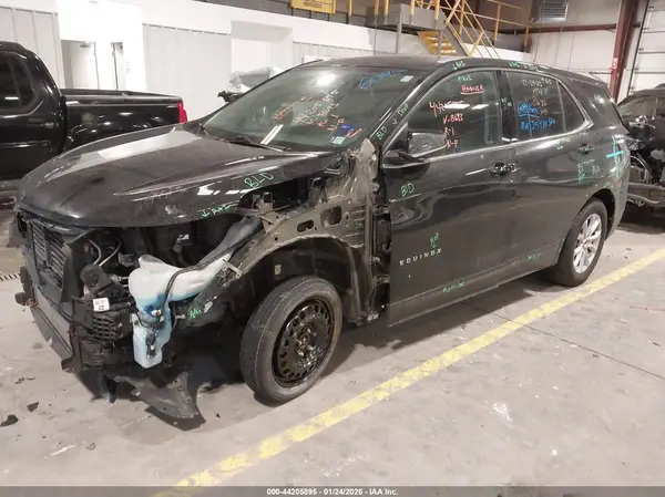 3GNAXJEV4LL158639 2020 CHEVROLET EQUINOX - Image 2