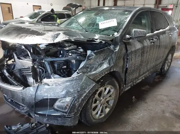 3GNAXJEV4LS676417 2020 CHEVROLET EQUINOX - Image 2
