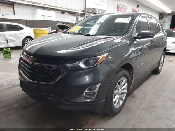 3GNAXJEV6JL166030 2018 CHEVROLET EQUINOX - Image 2