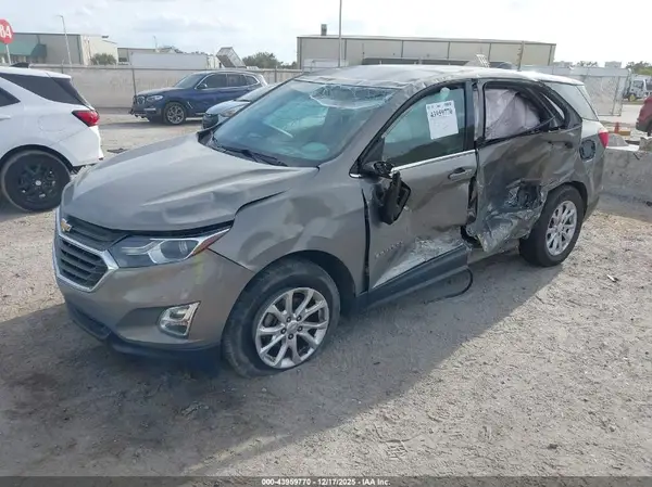 3GNAXJEV6JS621142 2018 CHEVROLET EQUINOX - Image 2