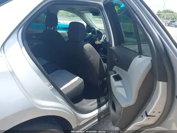 3GNAXJEV7JS502256 2018 CHEVROLET EQUINOX - Image 8