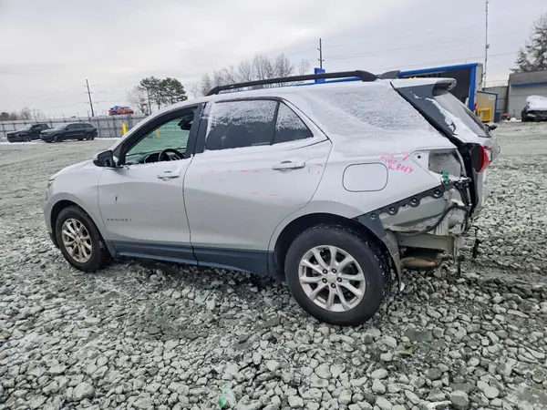 3GNAXJEV7JS553076 2018 CHEVROLET EQUINOX - Image 2