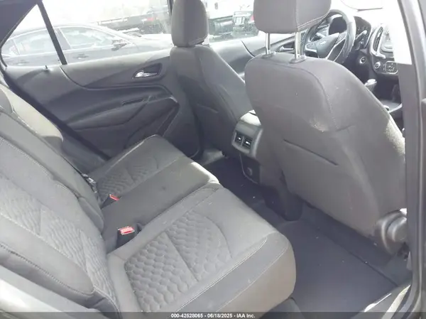 3GNAXJEV7JS555829 2018 CHEVROLET EQUINOX - Image 8