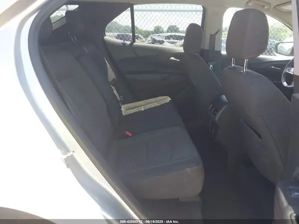 3GNAXJEV7KS617425 2019 CHEVROLET EQUINOX - Image 8