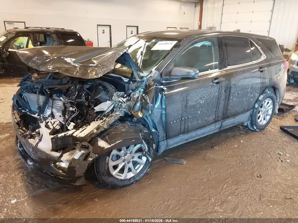 3GNAXJEV7LS528598 2020 CHEVROLET EQUINOX - Image 2