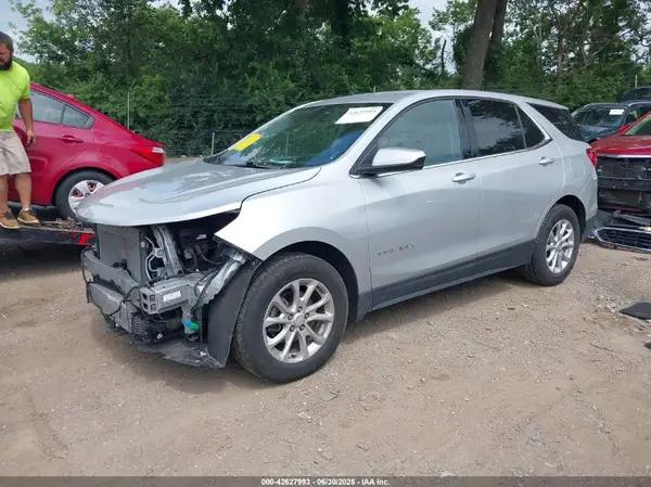3GNAXJEV8JL120876 2018 CHEVROLET EQUINOX - Image 2
