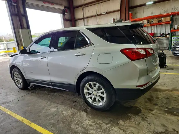 3GNAXJEV8JS525125 2018 CHEVROLET EQUINOX - Image 2
