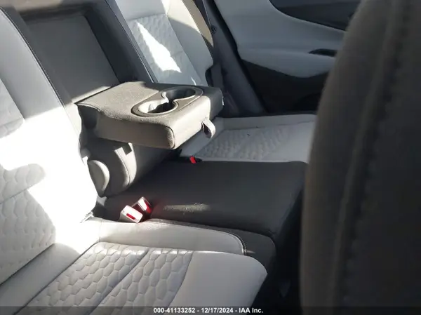 3GNAXJEV8JS593876 2018 CHEVROLET EQUINOX - Image 8