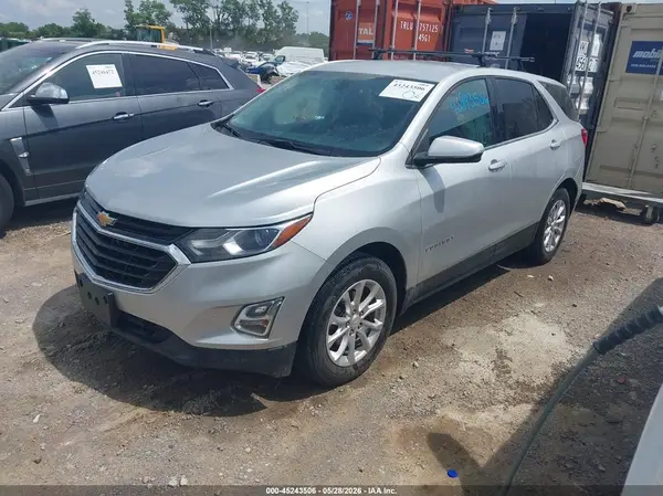 3GNAXJEV8JS599693 2018 CHEVROLET EQUINOX - Image 2