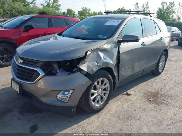 3GNAXJEV8JS606836 2018 CHEVROLET EQUINOX - Image 2