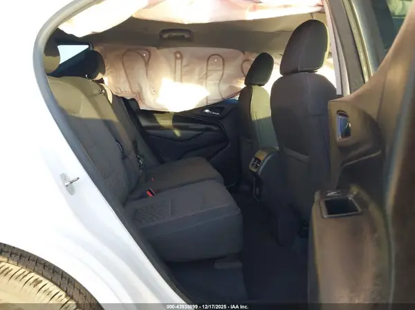 3GNAXJEV9JL365721 2018 CHEVROLET EQUINOX - Image 8