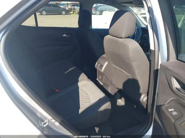 3GNAXJEV9JS532701 2018 CHEVROLET EQUINOX - Image 8