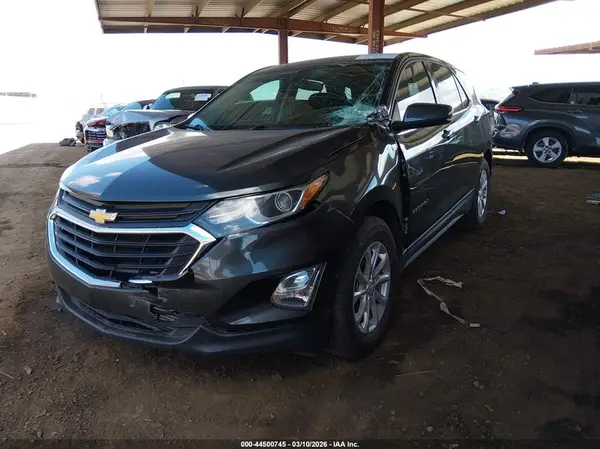 3GNAXJEV9JS555704 2018 CHEVROLET EQUINOX - Image 2
