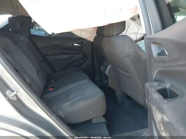 3GNAXJEV9JS586824 2018 CHEVROLET EQUINOX - Image 8