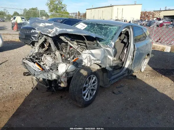 3GNAXJEV9JS621104 2018 CHEVROLET EQUINOX - Image 2