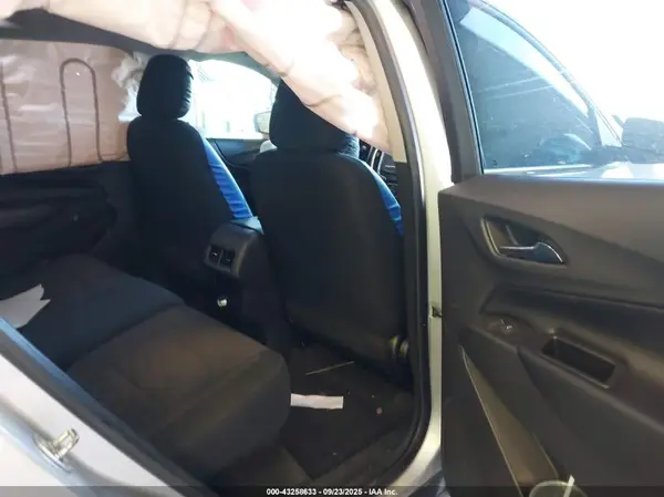 3GNAXJEV9JS648660 2018 CHEVROLET EQUINOX - Image 8