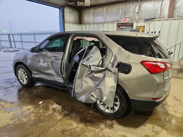 3GNAXJEVXJL111063 2018 CHEVROLET EQUINOX - Image 2