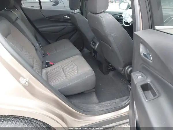 3GNAXJEVXJL264686 2018 CHEVROLET EQUINOX - Image 8