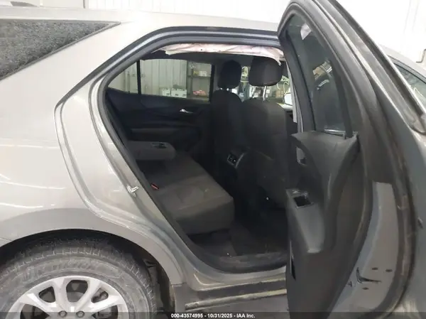 3GNAXJEVXJS645962 2018 CHEVROLET EQUINOX - Image 8