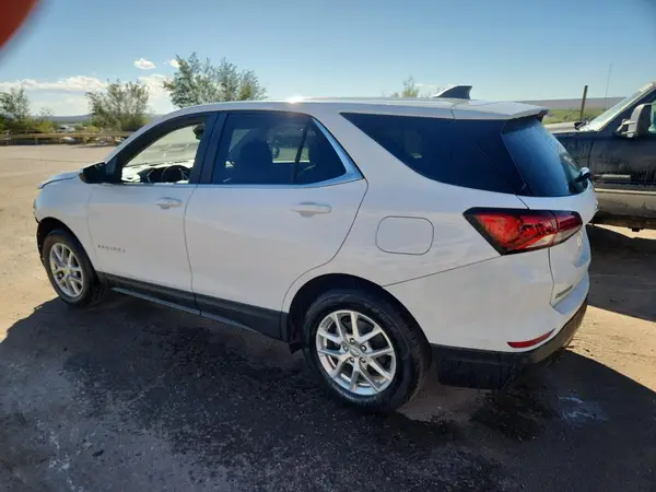 3GNAXKEG1RL340007 2024 CHEVROLET EQUINOX - Image 2