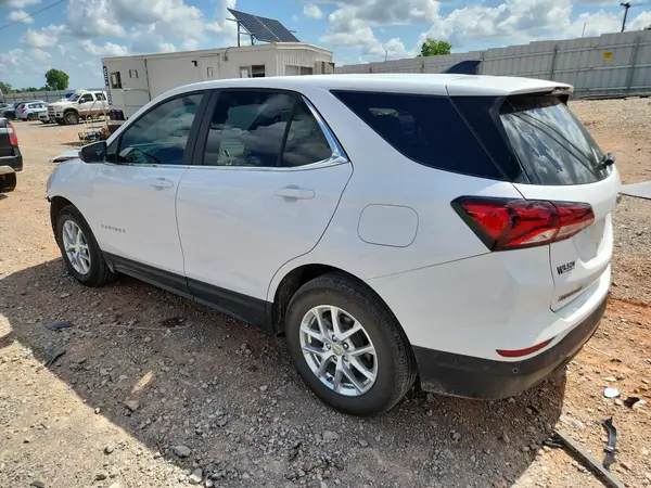 3GNAXKEG1RL355042 2024 CHEVROLET EQUINOX - Image 2