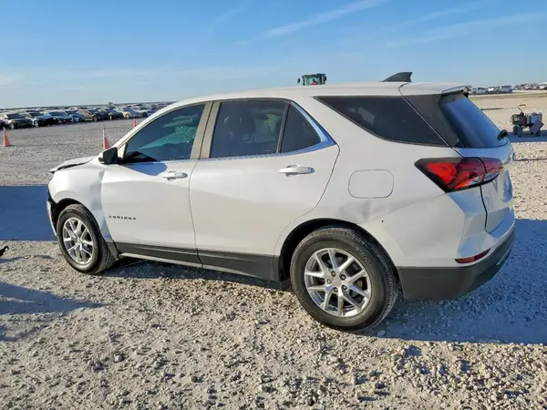 3GNAXKEG3RL242029 2024 CHEVROLET EQUINOX - Image 2