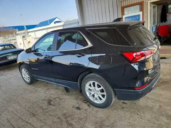 3GNAXKEV0NL284599 2022 CHEVROLET EQUINOX - Image 2