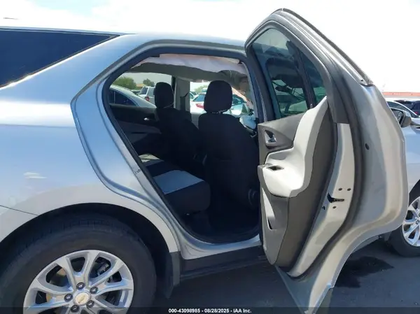 3GNAXKEV1KL130477 2019 CHEVROLET EQUINOX - Image 8