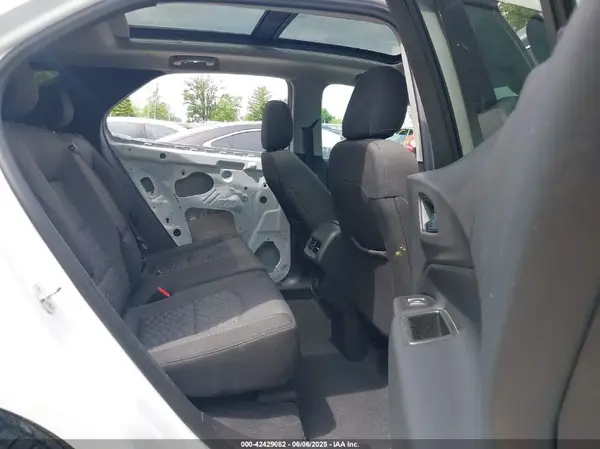 3GNAXKEV1KS670126 2019 CHEVROLET EQUINOX - Image 8