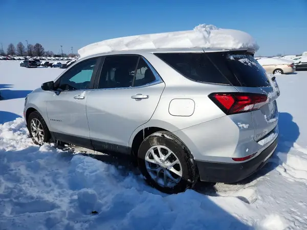 3GNAXKEV1NL104496 2022 CHEVROLET EQUINOX - Image 2