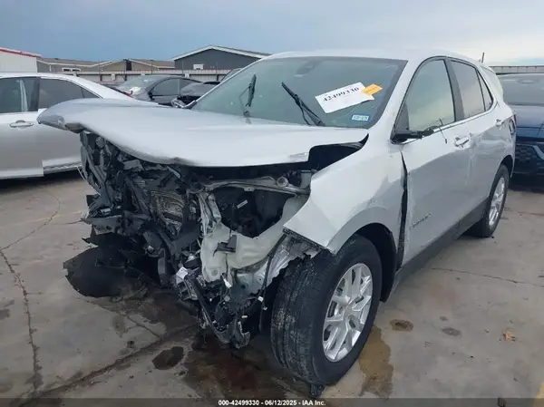 3GNAXKEV1NL137594 2022 CHEVROLET EQUINOX - Image 2